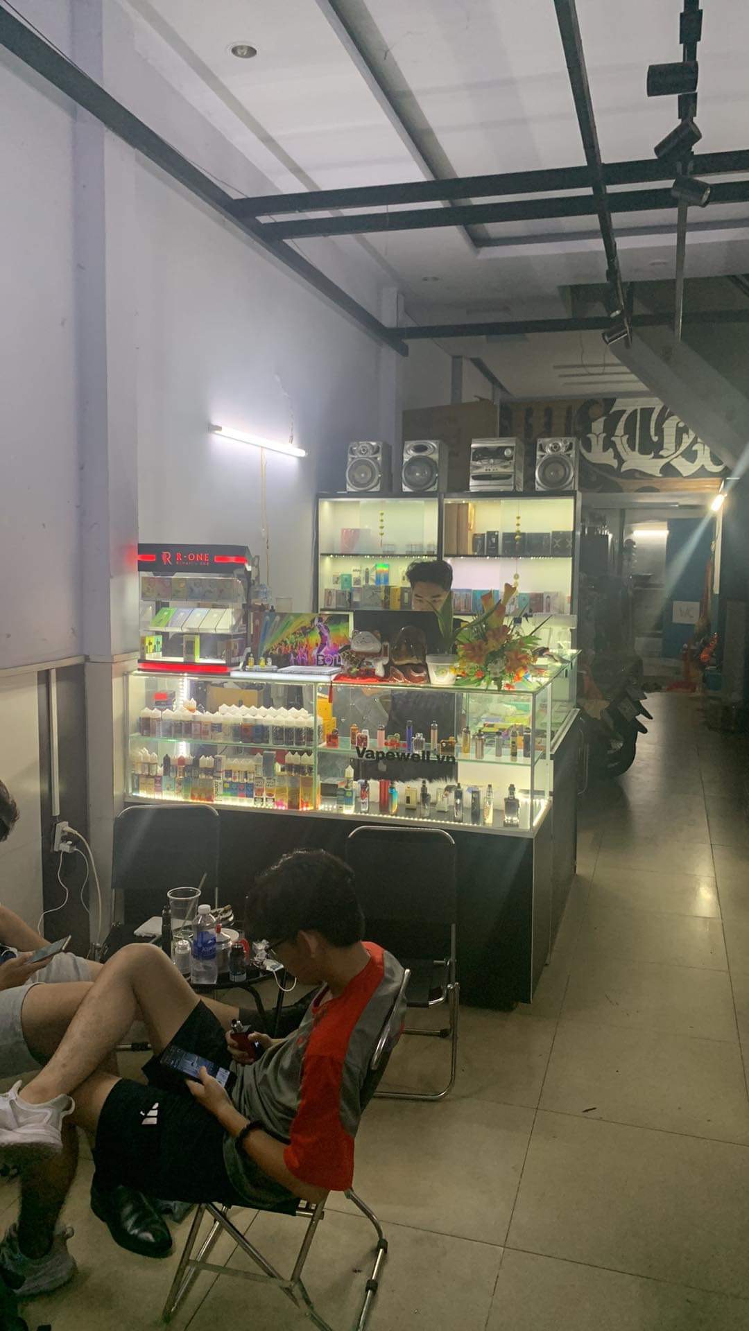 Không gian bên trong The Vape Well - Vape Shop quận 1 TPHCM ( Sài Gòn )